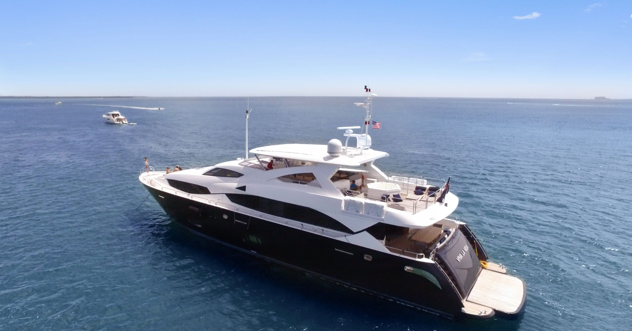 115' Sunseeker Miami Beach Luxury Yacht Charters