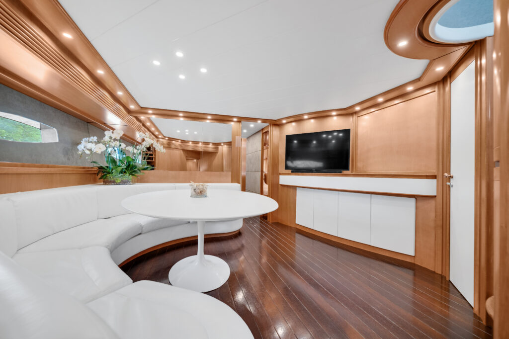 92' Pershing Luxury Yacht Charter